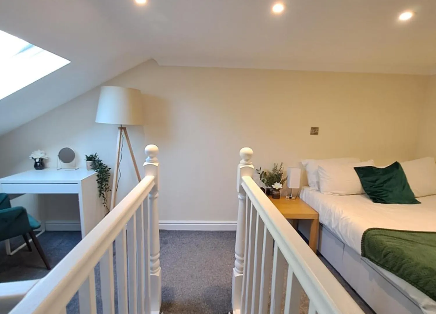 Modern Cosy Corner Flat 3 Bed And Loft Sleep 7 People Apartment London