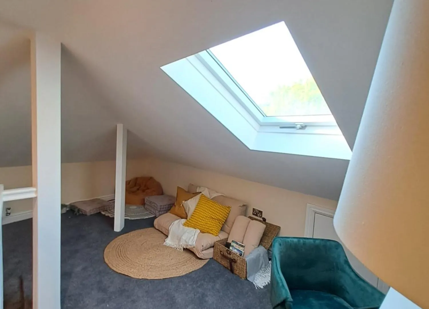 Modern Cosy Corner Flat 3 Bed And Loft Sleep 7 People Apartment London